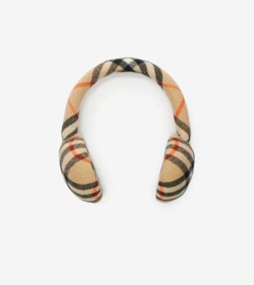 cache oreille burberry